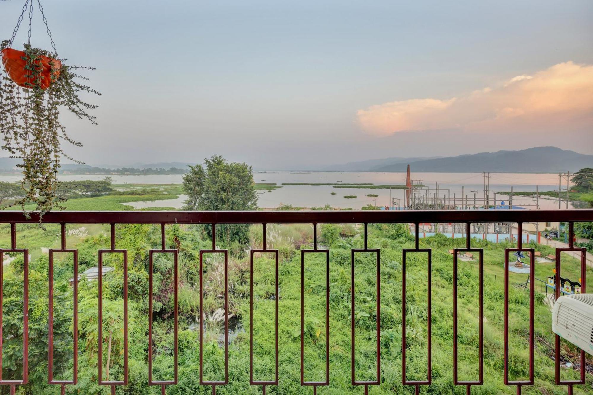 Oyo Flagship Larica Green Valley Guwahati Eksteriør billede